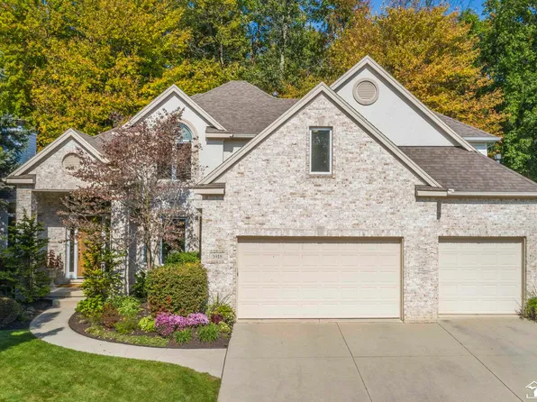 3918 Coachman Dr, Lambertville, MI 48144