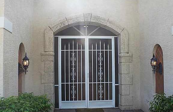 2nd image of 706 SW Lake Charles Cir
