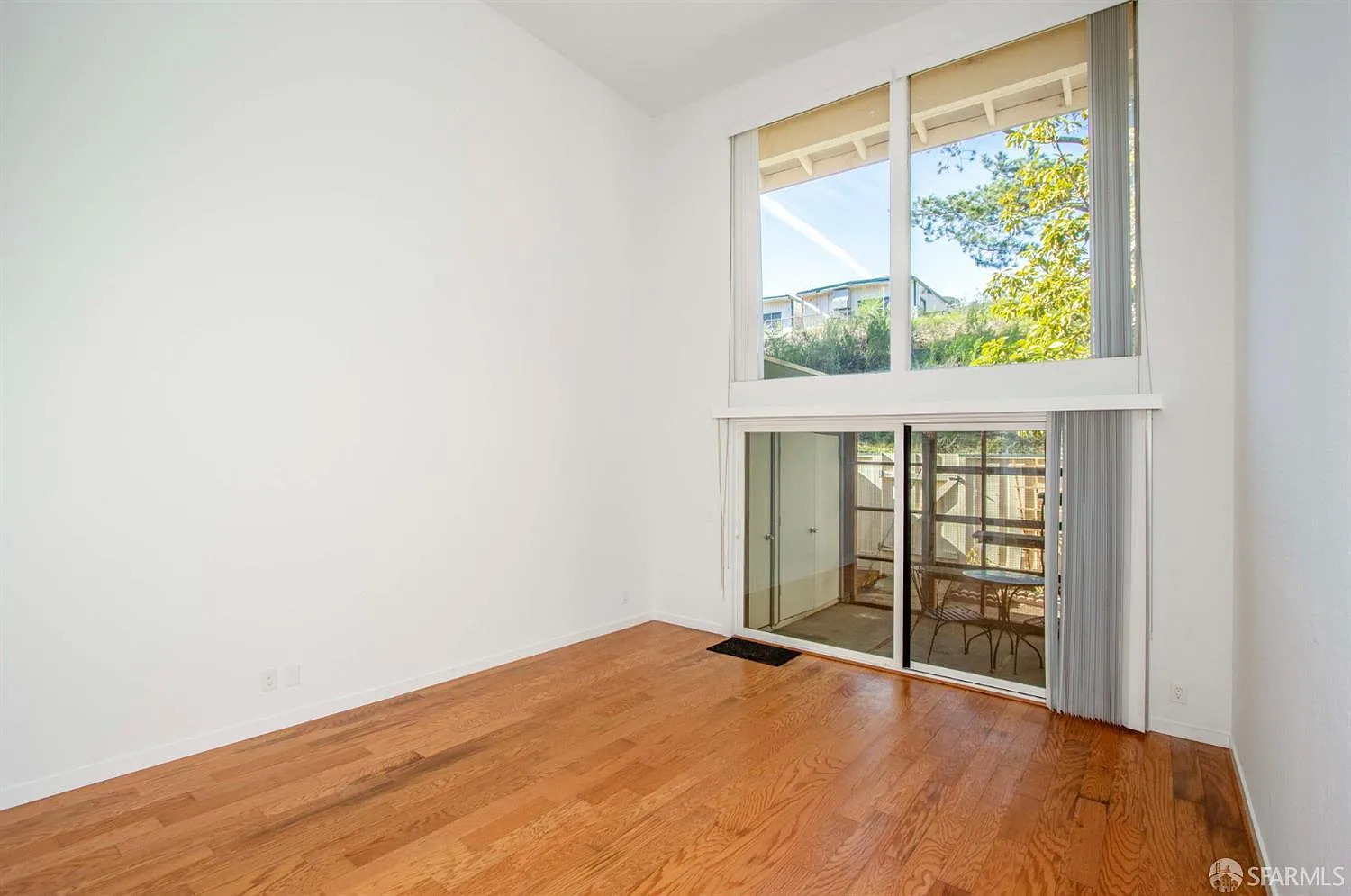 3 bed, 2.0 bath, 1400 sqft, $4,400 — Photo 1