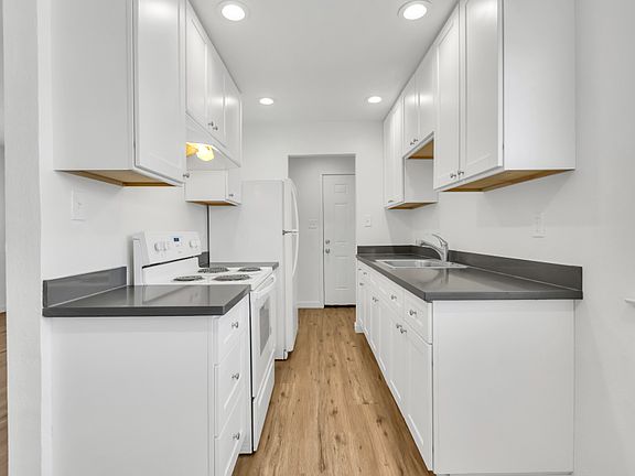 4th image of 2405 Cava Ct #4