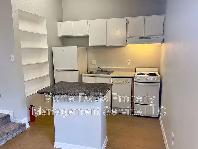 513 S Park Dr #304 — Photo 4
