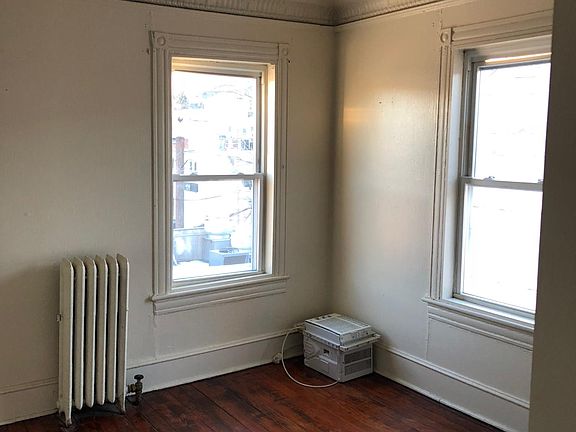 5th image of 213 Main St Floor 3