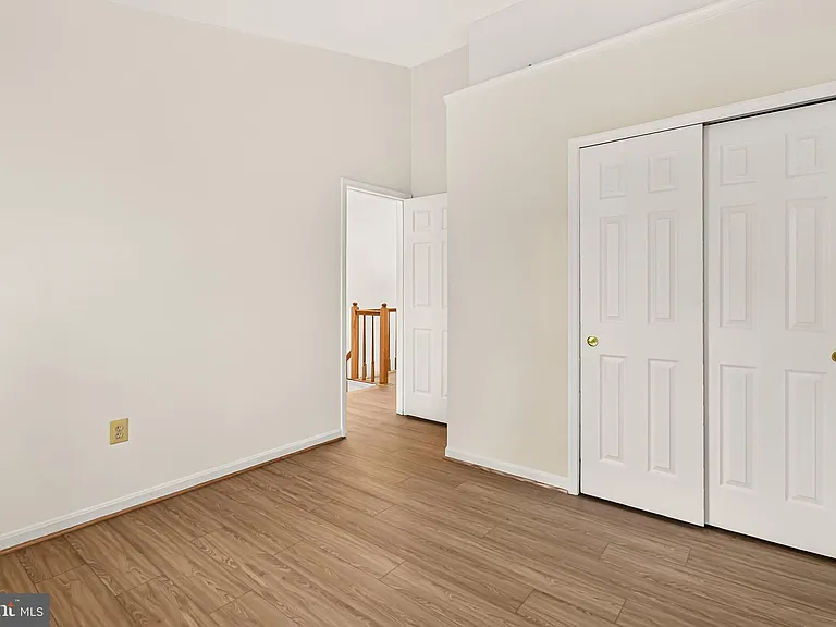 14637 Stream Pond Dr — Photo 32