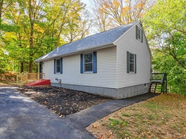 304 Pleasant St, Southbridge, MA 01550