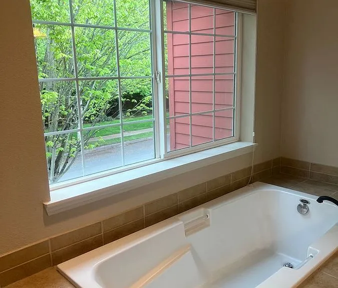 1008 SE Bacarra St — Photo 29