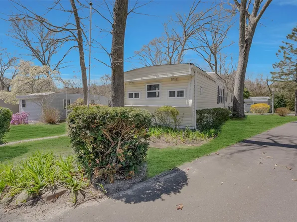 658 Sound Avenue #C15, Calverton, NY 11933