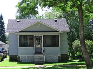 927 Parnell St, Marinette, WI 54143