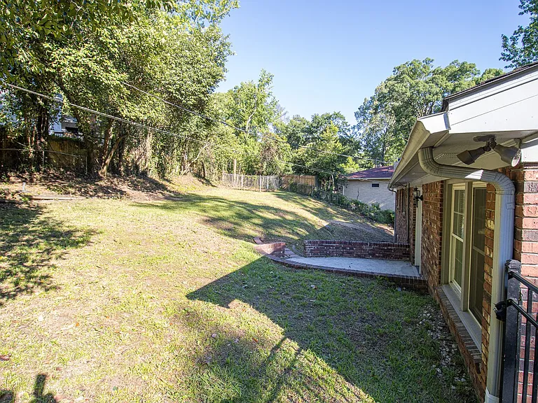 1110 Slann Dr — Photo 49