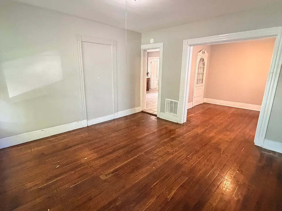271 Howard Ave #20