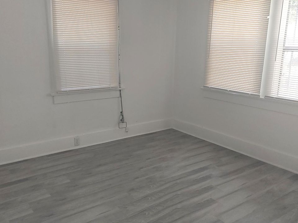 1st image of 4520 Menlo Ave