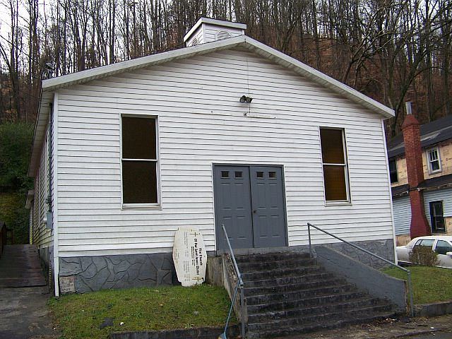 1st image of 820 Vinson St