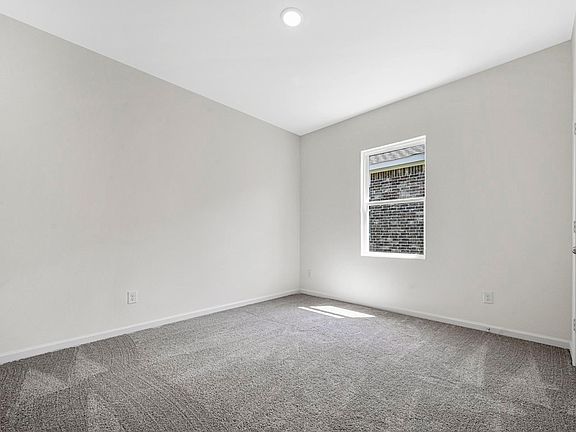 5th image of 10333 Holycross Ln