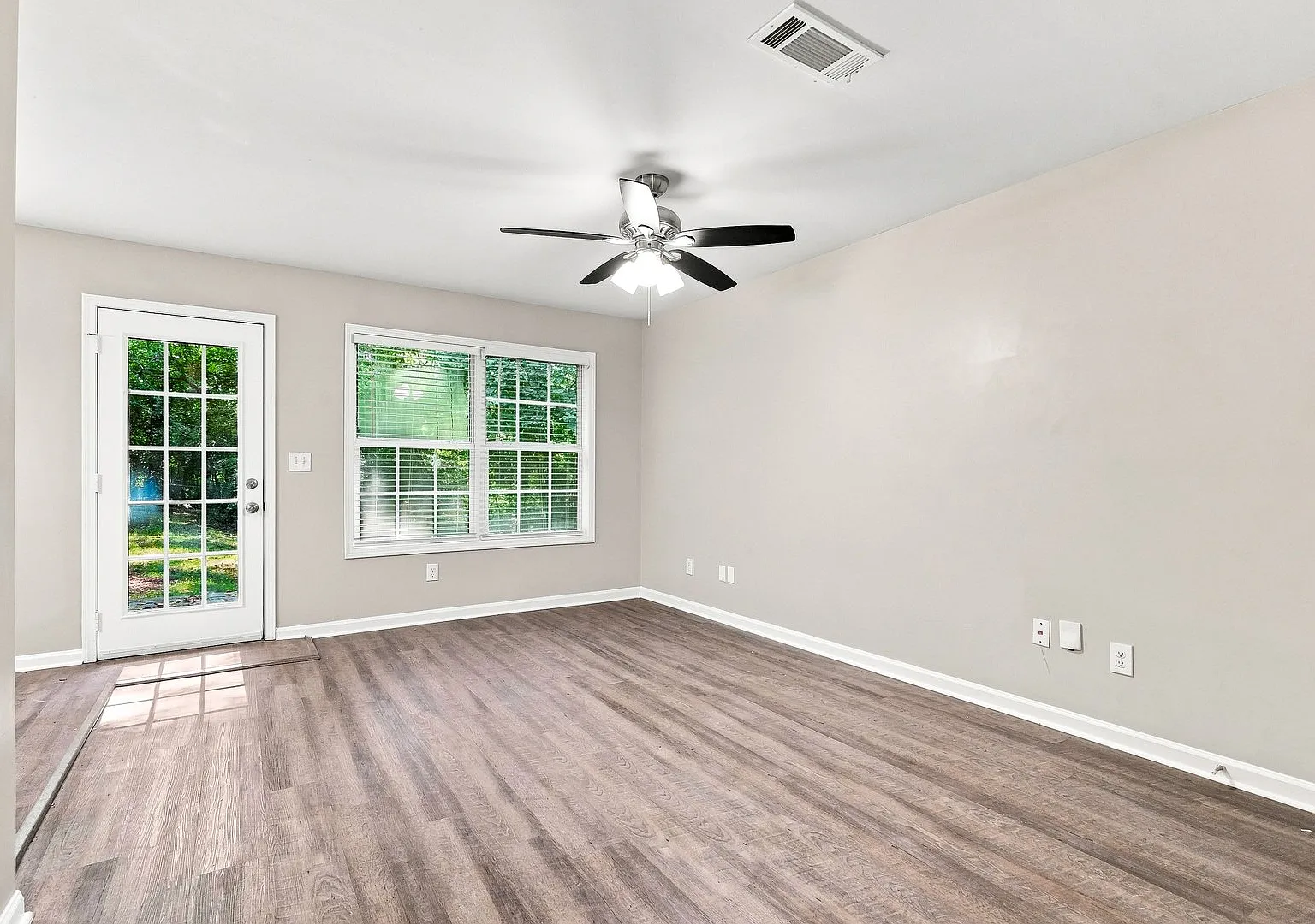 3 bed, 2.5 bath, 1508 sqft, $1,875 — Photo 3