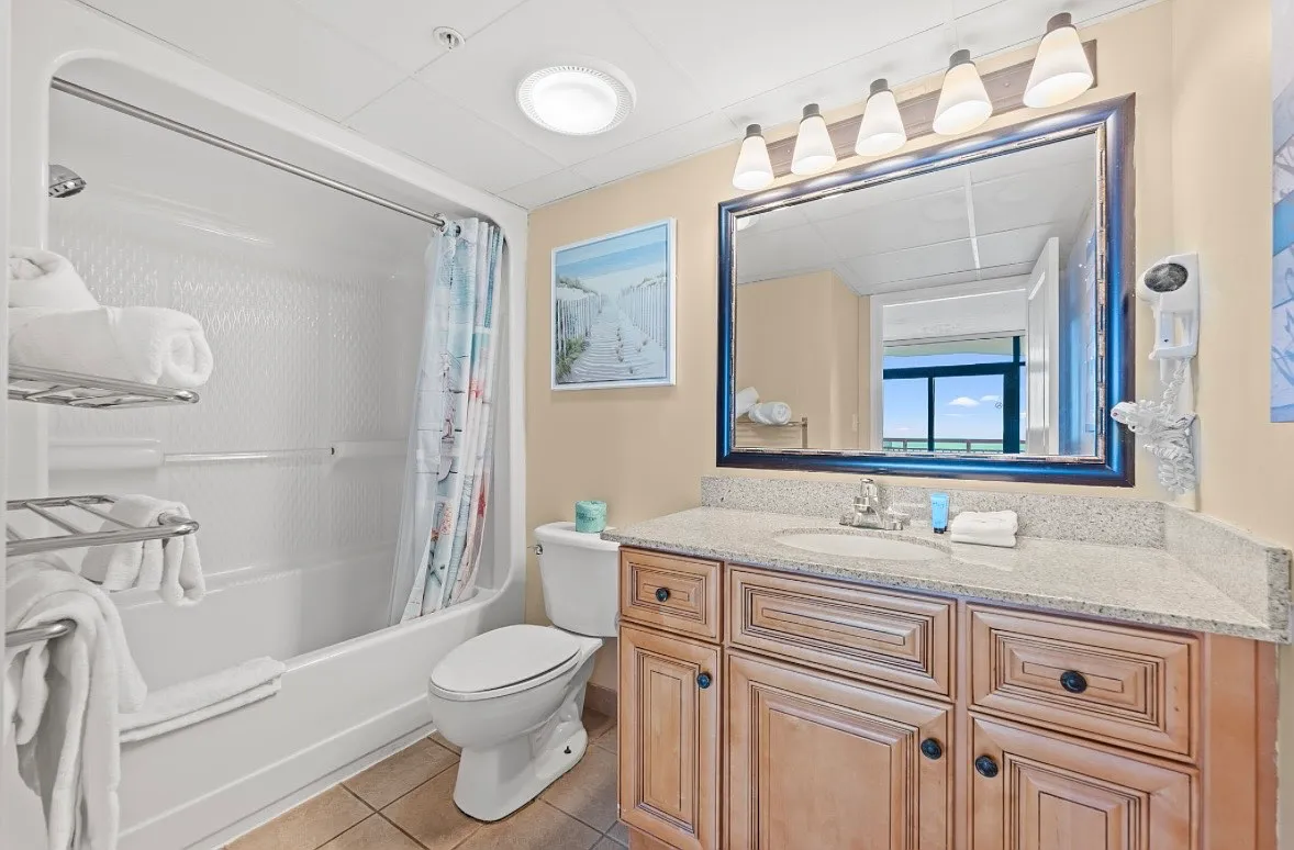 3 bed, 1136 sqft, $2,200 — Photo 1