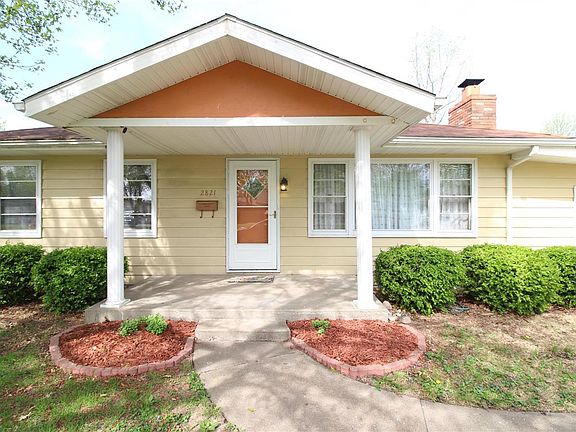 3rd image of 2821 Fortune Dr