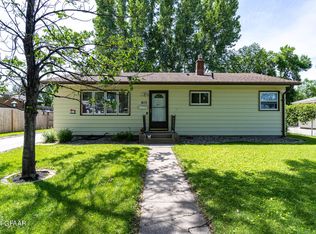 815 24th Ave S, Grand Forks, ND 58201