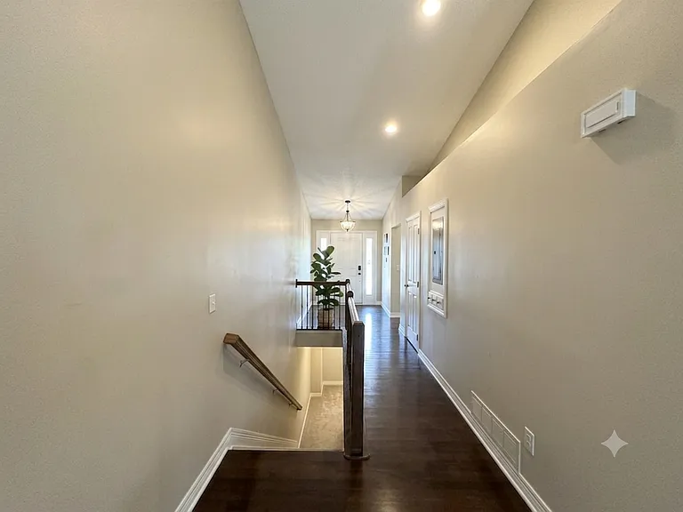 8833 Meadow Grass Ln — Photo 15