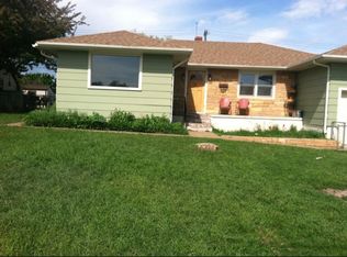 306 S Main St, Bowman, ND 58623