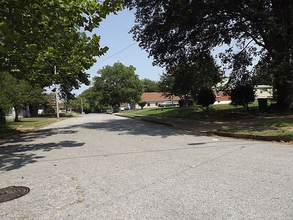 4th image of 791 E Waldorf Ave