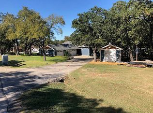 101 Mohawk Cv, Lake Kiowa, TX 76240