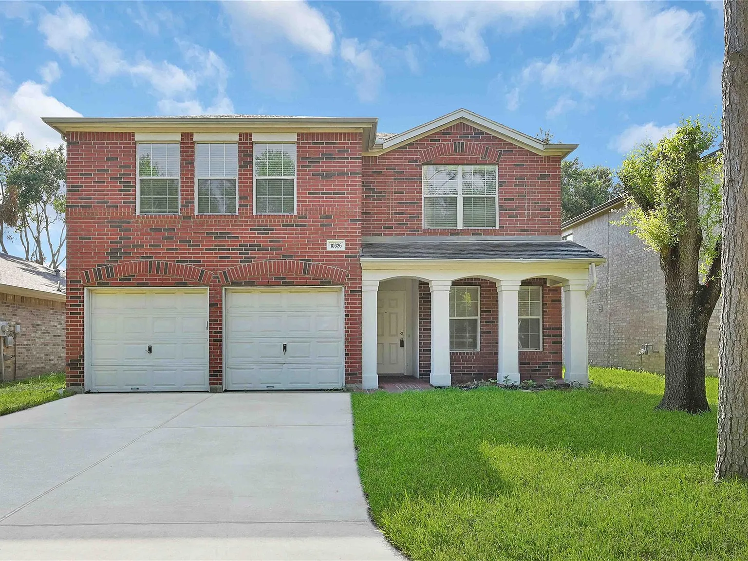 3 bed, 2.5 bath, 2430 sqft, $2,150 — Photo 1
