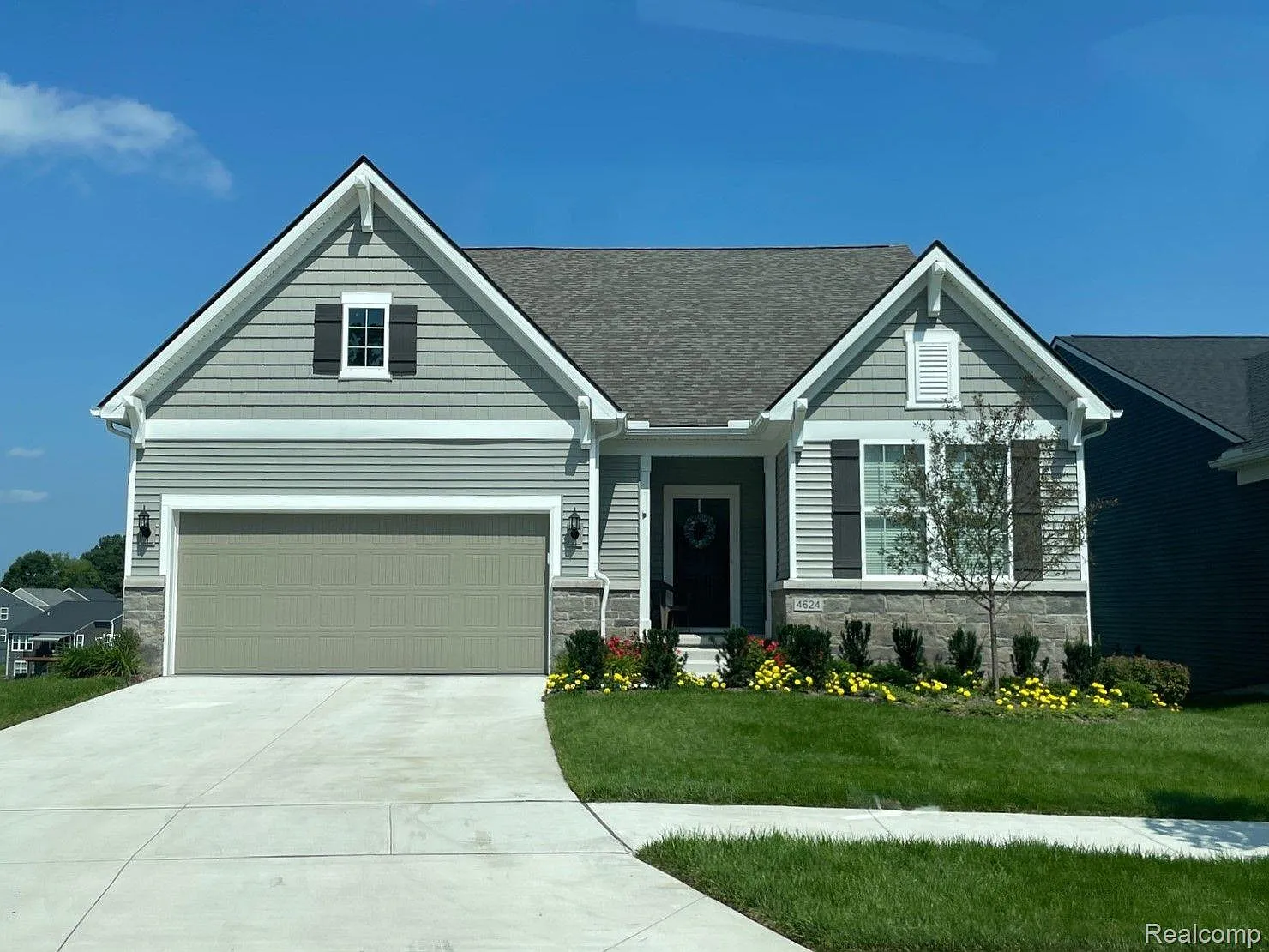 3066 Sheffield Cir photo 1