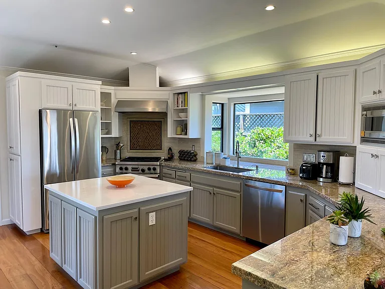 Samantha Ct — Photo 20