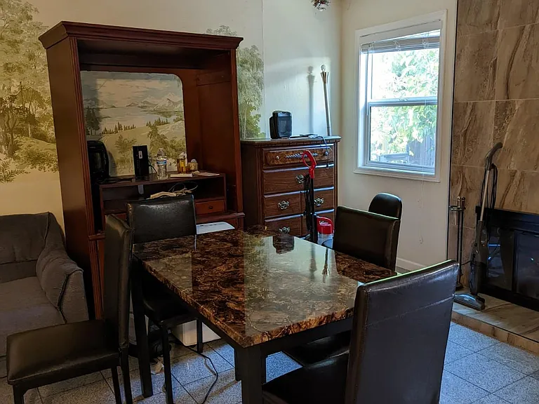 1013 Iris Ave — Photo 8