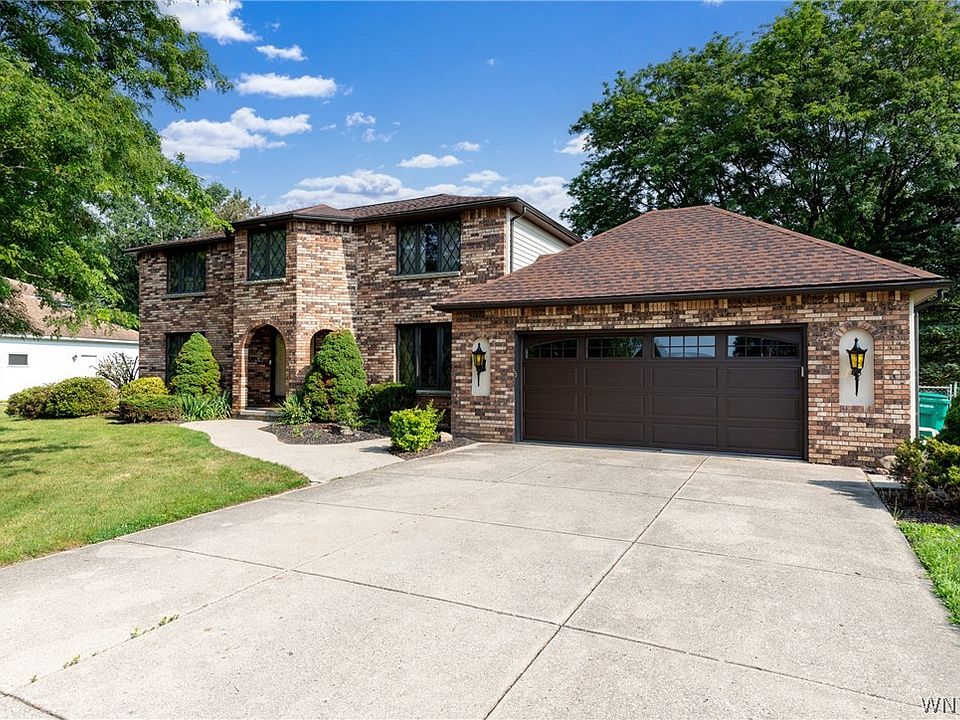 1st image of 8090 Roseville Ln