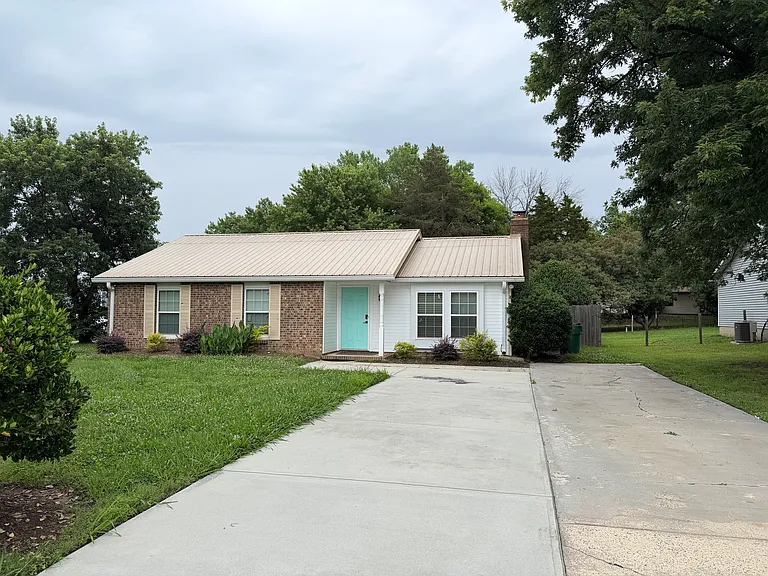 826 Vista Grande Cir — Photo 2