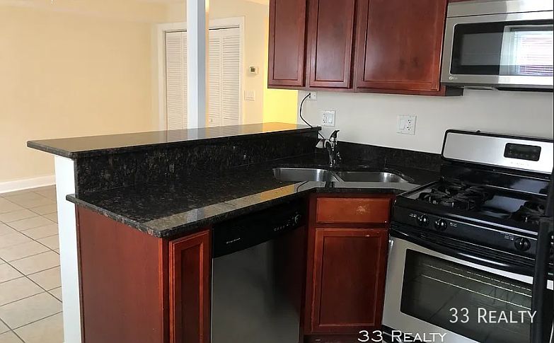 1st image of 6172 N Winchester Ave #G