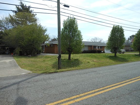 3rd image of 4424 Murray Hills Dr