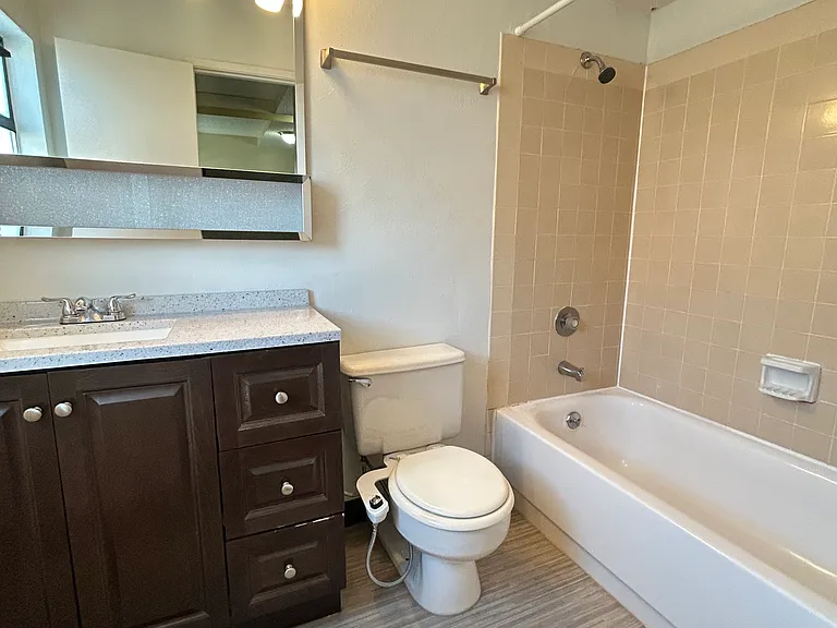 4130 11th Ave NE #6005 — Photo 10