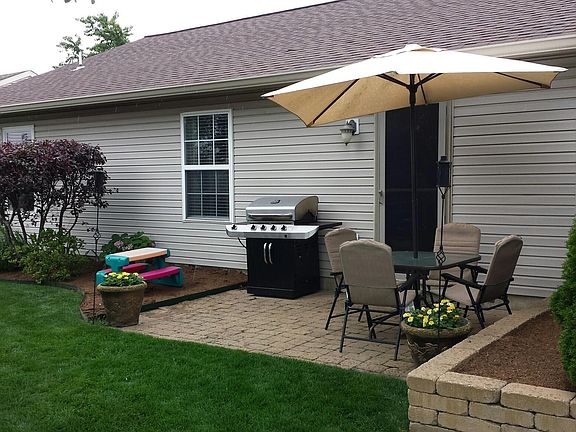 2nd image of 1927 Sweet Blossom Ln