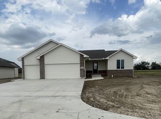 2018 E Limestone St, Andover, KS 67002