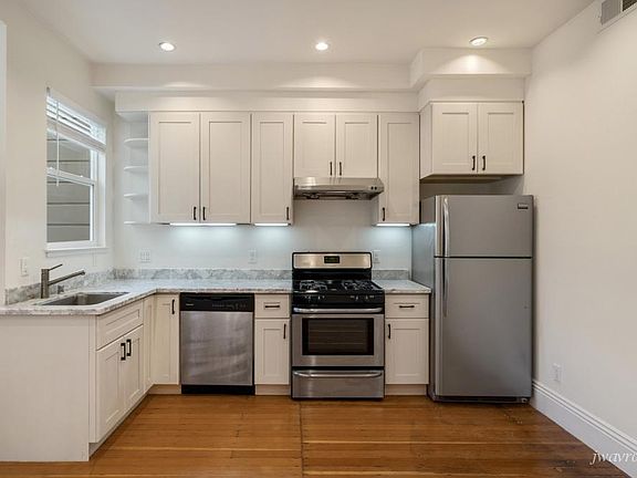 2nd image of 132 Albion St #134