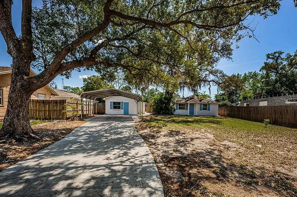 1 bed, 1.0 bath, 884 sqft, $1,800 — Photo 2
