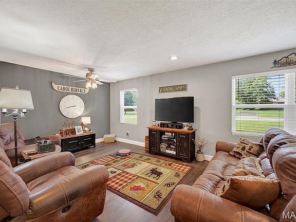 5th image of 421 Harris Ln