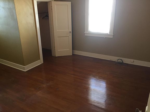 5th image of 933 Lake Michigan Dr NW