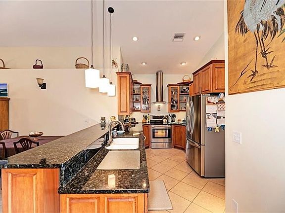 5th image of 10438 Huntington Ave
