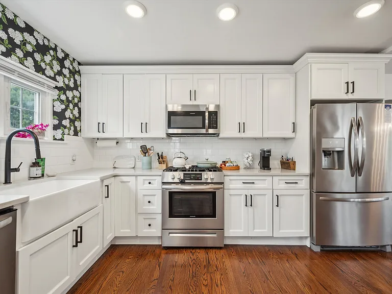 504 Gainsboro Rd — Photo 12