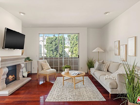 3rd image of 8474 Romaine St APT 201