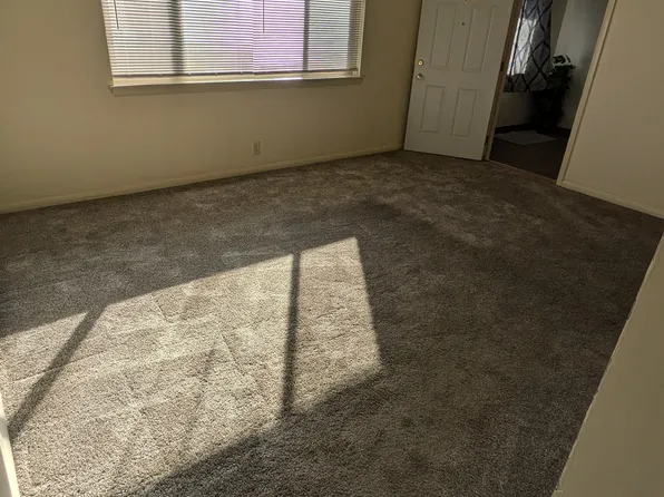 5773 N 94th St #8, Milwaukee, WI 53225