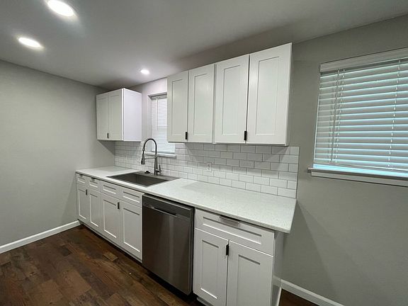 4th image of 411 Mockingbird Dr