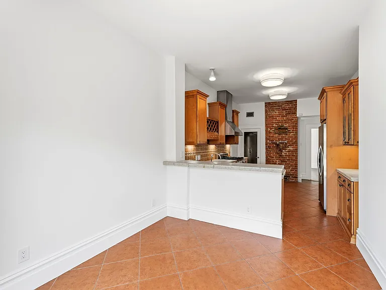 2854 Sacramento St — Photo 25
