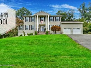 18 Rizzo Ct, Howell, NJ 07731