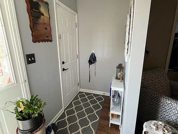 4th image of 244 Sweetheart Ct