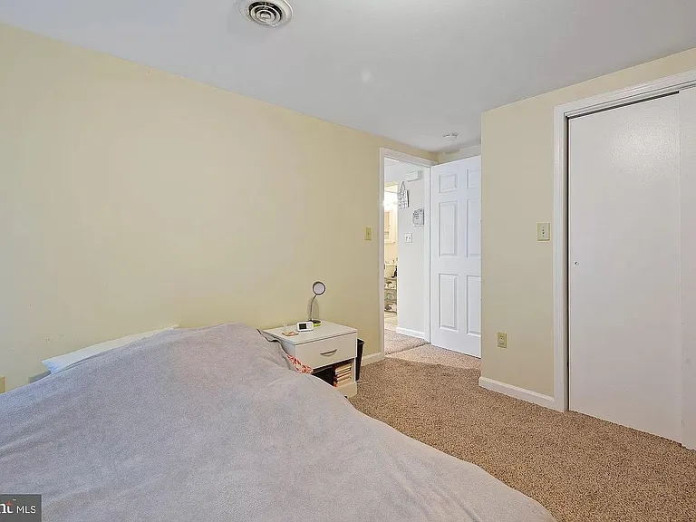 215 Westminster Ave #B — Photo 9