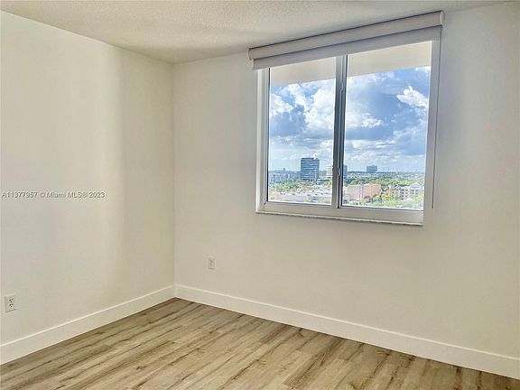 5th image of 18800 NE 29th Ave APT 1001