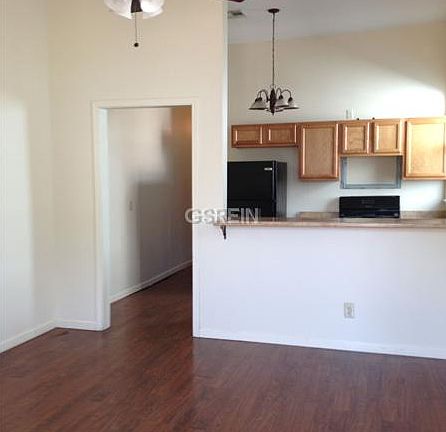 2nd image of 929 Homer St